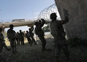 Trump ordena el despliegue de tropas en la frontera con México