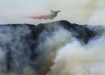 Van 11 muertos por los incendios activos en Los Ángeles