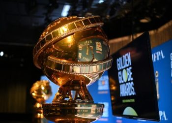Elton John, Demi Moore y Salma Hayek figuran entre los presentadores de los Globos de Oro