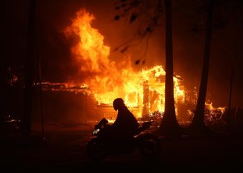 La Casa Blanca ordena el despliegue de medios aéreos para los incendios en California