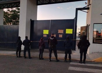 Inician policías estatales paro de brazos caídos en Zamora