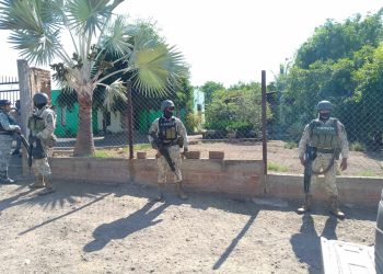 Militares inhabilitan taller de elaboración de explosivos para drones en Michoacán