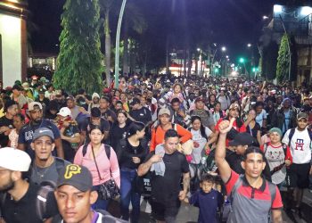 Caravana de migrantes sale del sur de México pese a nuevas restricciones de Estados Unidos