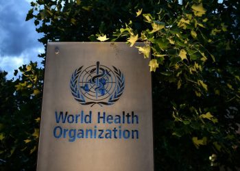 OMS informa a su personal de recortes ante la salida de EEUU