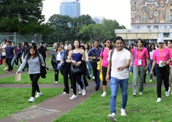 Regresan a las aulas 374 mil estudiantes de la UNAM