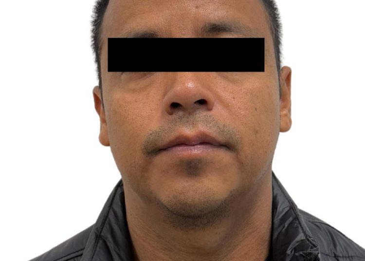 Hombre detenido en el Estado de México