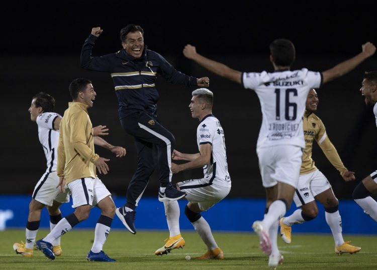 Raul Alpizar Pumas coach during the game Pumas UNAM vs Cruz Azul, corresponding to the second leg of the Semifinals of the 2020 Torneo Guard1anes Apertura of the Liga BBVA MX, at Olmpico Universitario Stadium, on December 06, 2020.



Raul Alpizar Auxiliar Tecnico de Pumas durante el partido Pumas UNAM vs Cruz Azul, correspondiente al partido de vuelta de Semifinales del Torneo Apertura Guard1anes 2020 de la Liga BBVA MX, en el Estadio Olimpico Universitario, el 06 de Diciembre de 2020..