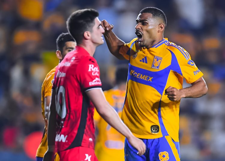 Joaquim pereira of Tigres during the 6th round match between Tigres UANL and Atlas as part of the Liga BBVA MX, Torneo Clausura 2025 at Universitario Stadium, on February 08, 2025 in Monterrey, Nuevo Leon, Mexico.