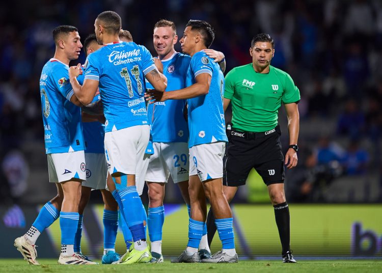 Angel Sepulveda celebrates his goal 1-0 of Cruz Azul during the 8th round match between Cruz Azul and Queretaro as part of the Liga BBVA MX, Torneo Clausura 2025 at Olimpico Universitario Stadium, on February 23, 2025 in Mexico City, Mexico.