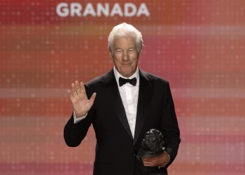 Richard Gere lanza acusación contra Trump al recoger el Goya Internacional