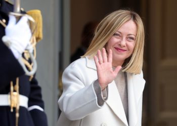 Giorgia Meloni visita al Papa en el hospital; “no ha perdido su sentido del humor”