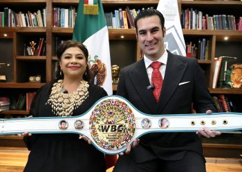Tras anunciar clase masiva de box en el Zócalo, Brugada calificó al deporte como instrumento de paz