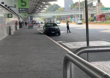 Escasa presencia policial en el AICM, señalan usuarios ante “operativo especial”