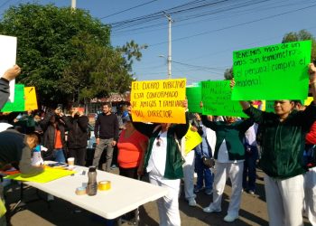Trabajadores del IMSS bloquearon la carretera Texcoco – Lechería por falta de insumos y malos tratos