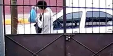 Padres entregan a joven que abandonó a recién nacido en Tultitlán