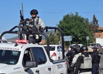 Captura de un líder delincuencial desata enfrentamiento en Michoacán