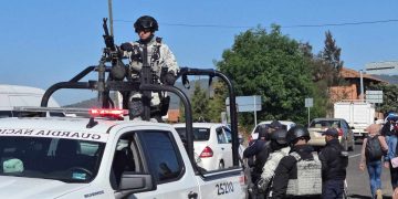 Captura de un líder delincuencial desata enfrentamiento en Michoacán