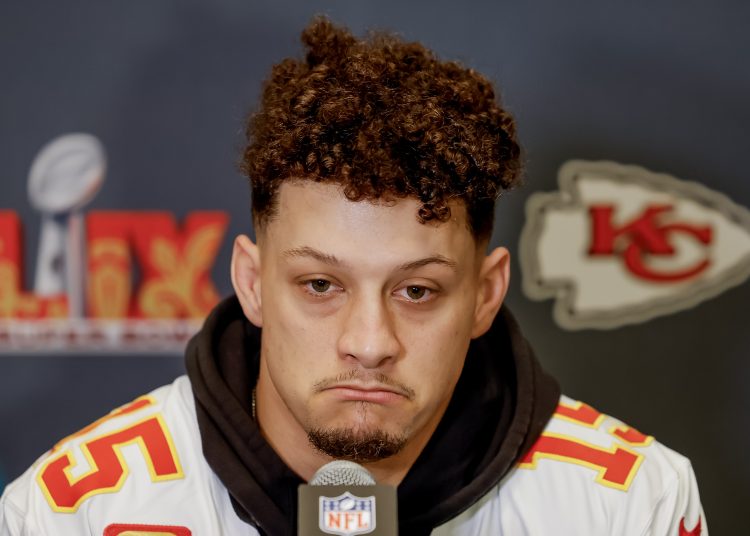 New Orleans (United States), 04/02/2025.- Kansas Chiefs quarterback Patrick Mahomes speaks to the news media at the team hotel ahead of the National Football League's Super Bowl LIX in New Orleans, Louisiana, USA, 04 February 2025. The AFC champion Kansas City Chiefs face the NFC champion Philadelphia Eagles in Super Bowl LIX at Caesars Superdome in New Orleans, Louisiana, 09 February 2025. (Nueva Orleáns, Filadelfia) EFE/EPA/ERIK S. LESSER
