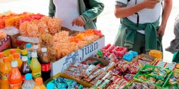 Comida chatarra de venta en escuelas