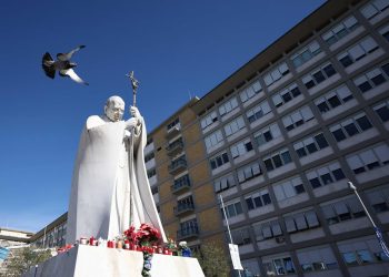Papa Francisco paso una noche tranquila