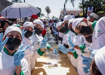 Rompe Cuernavaca el Récord Guinness con el taco acorazado más grande del mundo