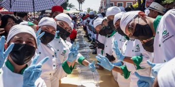 Rompe Cuernavaca el Récord Guinness con el taco acorazado más grande del mundo