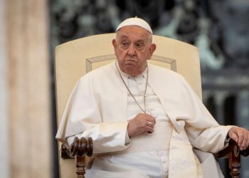 La salud del Papa Francisco sigue mejorando