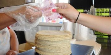 “Economía de familias mexicanas atraviesa momento crítico”: Alejandro Moreno