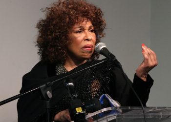 Muere a los 88 años, Roberta Flack, cantante del éxito ‘Killing Me Softly With His Song’,