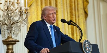 “Aranceles a México y Canadá siguen adelante” afirma Trump