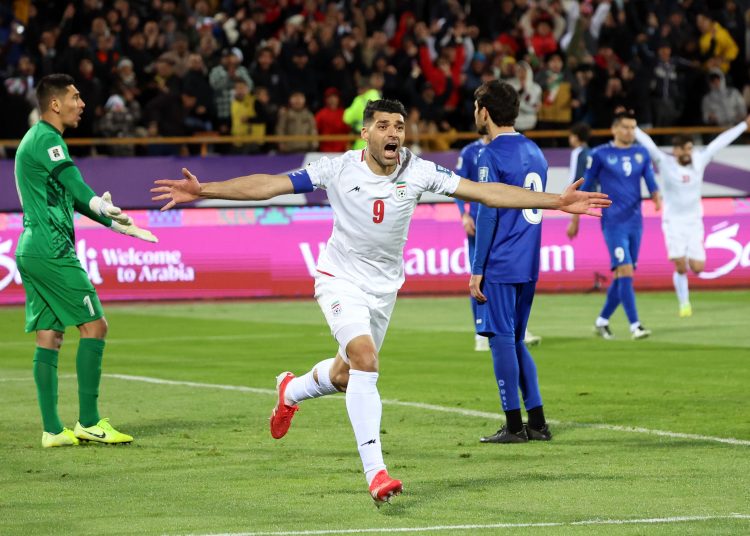 TEHRAN (Iran (Islamic Republic Of)), 25/03/2025.- Mehdi Taremi of Iran celebrates after scoring the 1-1 during the FIFA World Cup 2026 qualification match between Iran and Uzbekistan in Tehran, Iran, 25 March 2025. (Mundial de Fútbol, Teherán) EFE/EPA/ABEDIN TAHERKENAREH