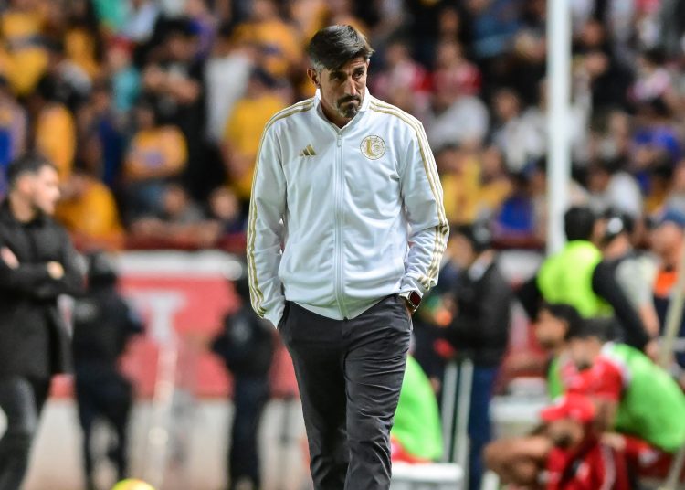 Veljko Paunovic head coach of Tigres during the 10th round match between Necaxa and Tigres UANL as part of the Liga BBVA MX, Torneo Clausura 2025 at Victoria Stadium, on March 01, 2025 in Aguascalientes, Mexico.