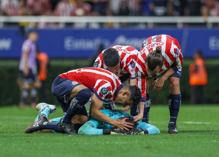 Gilberto Sepulveda and Jose Rangel of Guadalajara  during the round of 16 first leg match between Guadalajara and America as part of the CONCACAF Champions Cup 2025, at Akron Stadium on March 05, 2025 in Guadalajara, Jalisco, Mexico.