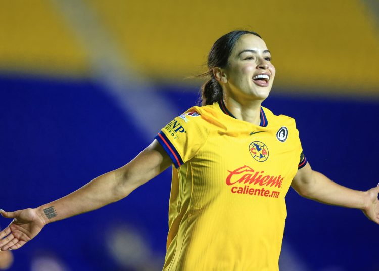 Scarlett Camberos celebrates her goal 1-1 of America during the 14th round match between America and Tigres UANL as part of the Torneo Clausura 2025, Liga MX Femenil at Ciudad de los Deportes Stadium on March 22, 2025 in Mexico City, Mexico.