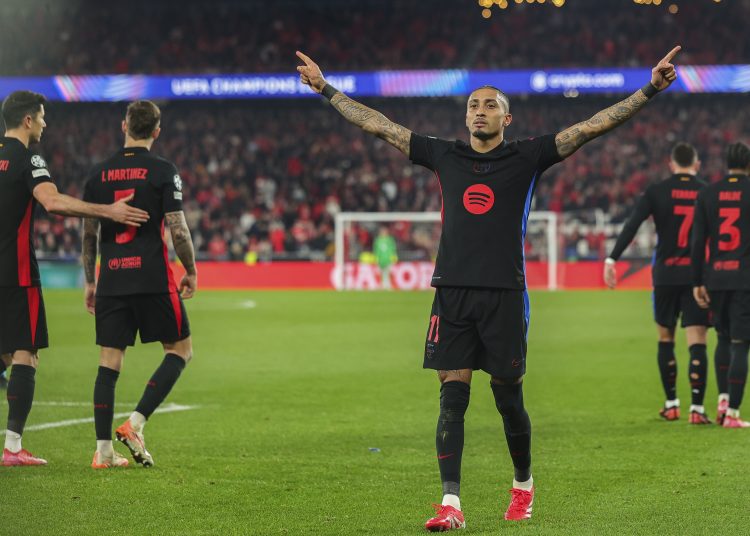 Lisbon (Portugal), 05/03/2025.- FC Barcelona player Rafinha celebrates scoring the opening goal during the during the UEFA Champions League Round of 16 first leg soccer match between Benfica and Barcelona held at Luz Stadium, Lisbon, Portugal, 05 March 2025. (Liga de Campeones, Lisboa) EFE/EPA/ANTONIO COTRIM