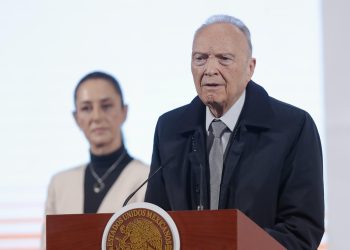 Gertz Manero ve “increíble” que autoridades locales no supieran de fosas en Jalisco