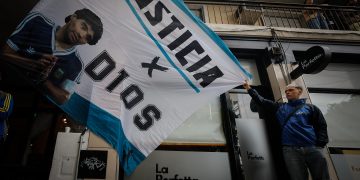 El juicio por la muerte de Diego Armando Maradona continuará este martes con la declaración de Gianinna Maradona, una de las hijas del fútbolista;