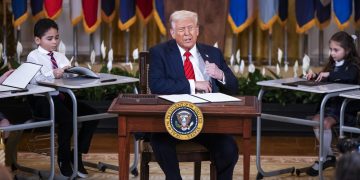 Trump firma una orden para desmantelar casi por completo el Departamento de Educación