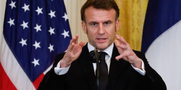 Macron alerta que si nadie detiene a Putin “pasará a Moldavia y quizá a Rumanía”