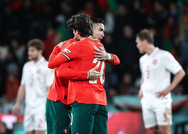 LISBON (Portugal), 23/03/2025.- Portugal's Francisco Trincao (R) celebrates scoring a goal with Cristiano Ronaldo during the UEFA Nations League playoff second leg soccer match between Portugal and Denmark at Alvalade Stadium, in Lisbon, Portugal, 23 March 2025. (Dinamarca, Lisboa) EFE/EPA/RODRIGO ANTUNES