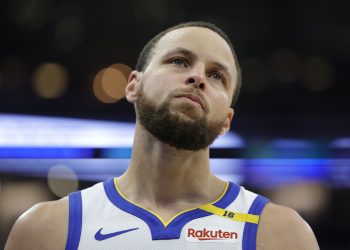 Los Golden State Warriors ganaron este lunes a los Brooklyn Nets por 107-120 en su visita a Nueva York con 27 puntos de Stephen Curry y 21 de Jimmy Butler.