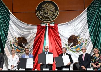 Estudiantes becados de la UNAM, a salvo ante políticas de Trump; Leonardo Lomelí