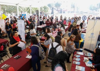 Empleos dignos para el sector informal, busca Brugada