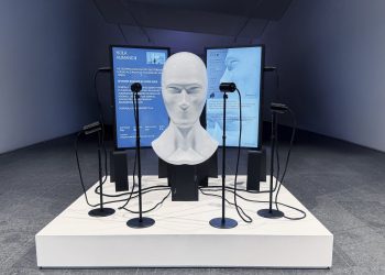 Arte e inteligencia artificial convergen en la exposición “Sentient Sculptures” en el Colegio de México