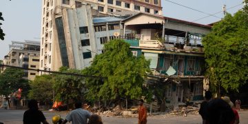 Junta militar eleva a 1,644 muertos por el sismo en Myanmar