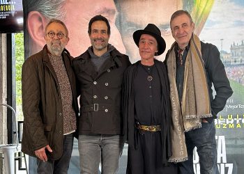 “Por la punta de la nariz”, una atrevida mirada a la política