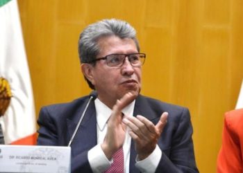 “Es falso, calumnias y basura reciclada, acusar de presidente narco a AMLO”; Monreal