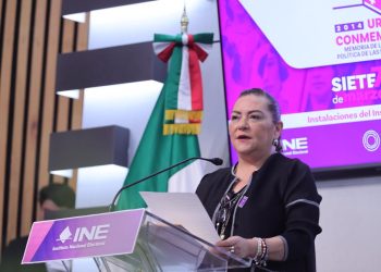 El INE mete a cápsula del tiempo, hasta 2053 documentos de lucha de las mujeres