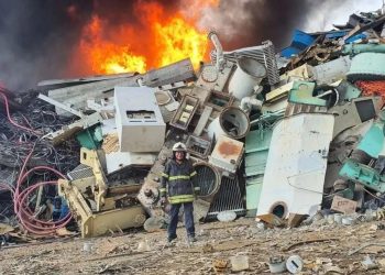 Edomex: Continúa activo incendio de Xonacatlán
