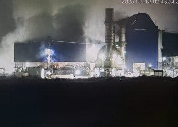 Vive Tepeapulco contingencia química tras incendio en empresa